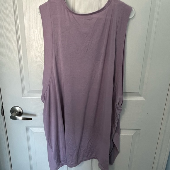 Old Navy Plus Size (4X) Active Top - Picture 2 of 4